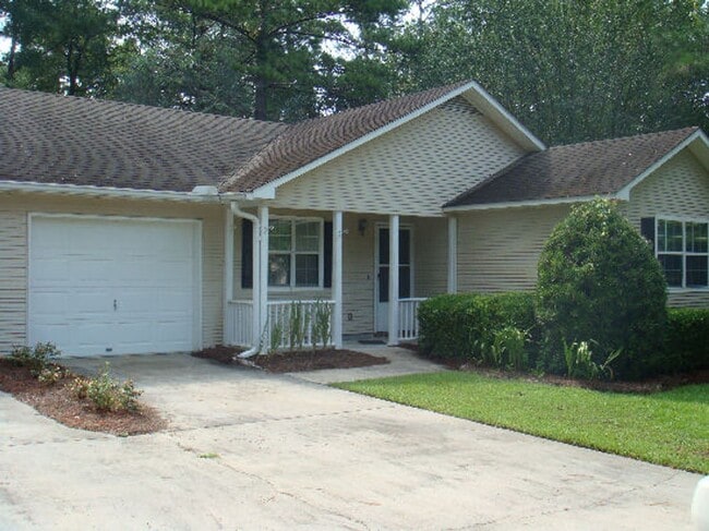 Building Photo - 2845 Fawnwood Cir