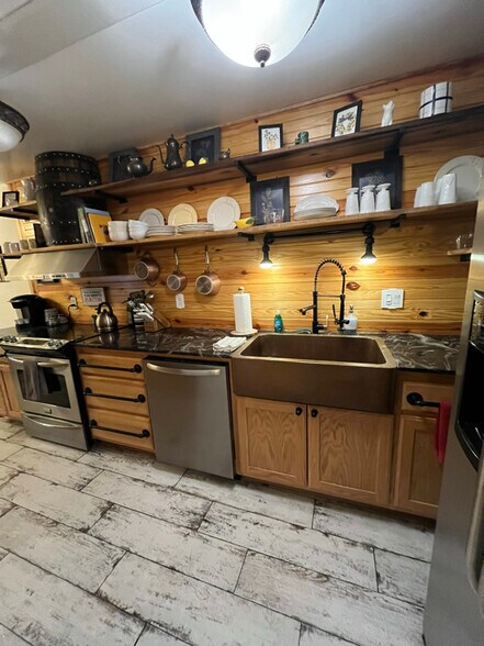 Building Photo - 12102 Carriage Ct SE