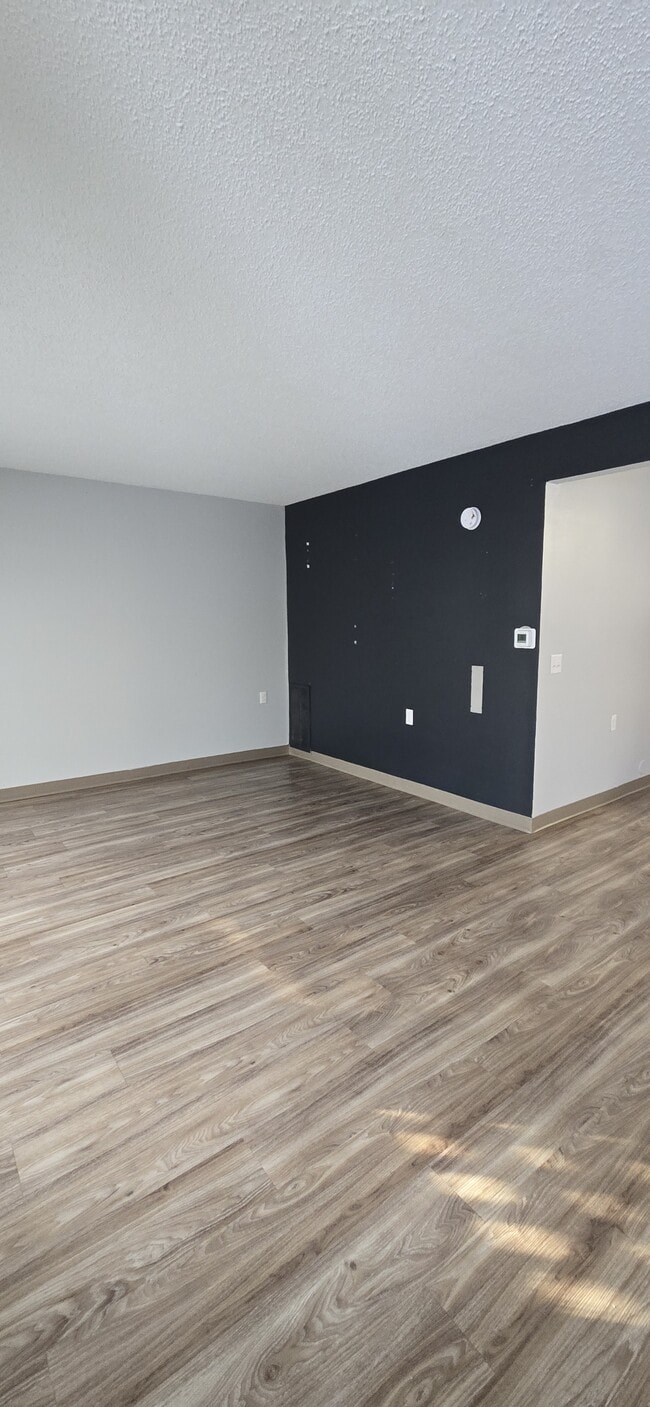 Building Photo - 261 Frenn Ave