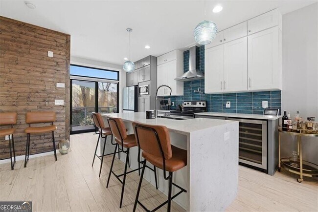 Building Photo - 1250 Breuer Mews NW