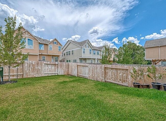 Building Photo - 123 Mimosa Silk Ct