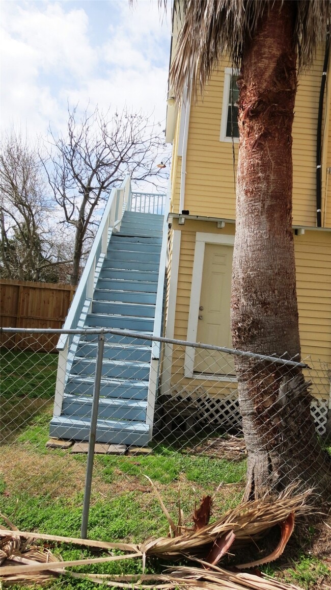 Building Photo - 2809 Avenue H