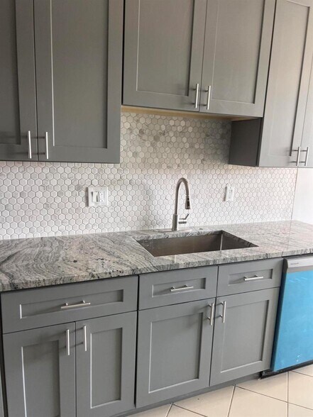 Building Photo - 1051 Orange Ter