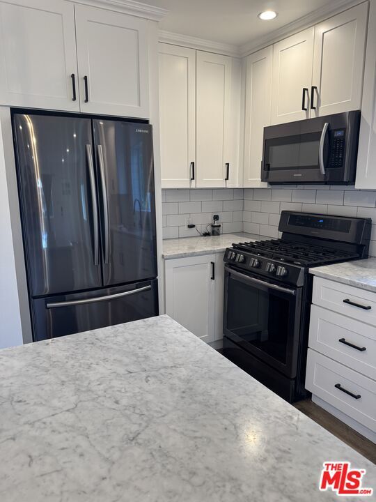 Building Photo - 446 N California St