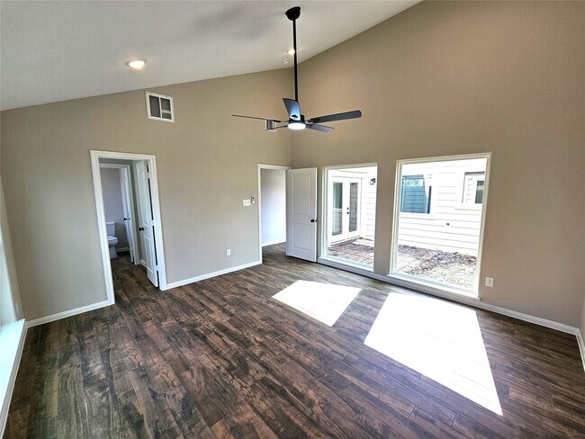 Building Photo - 10846 Kirktown Dr