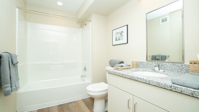1BR Bathroom - Hale Makana O Moiliili