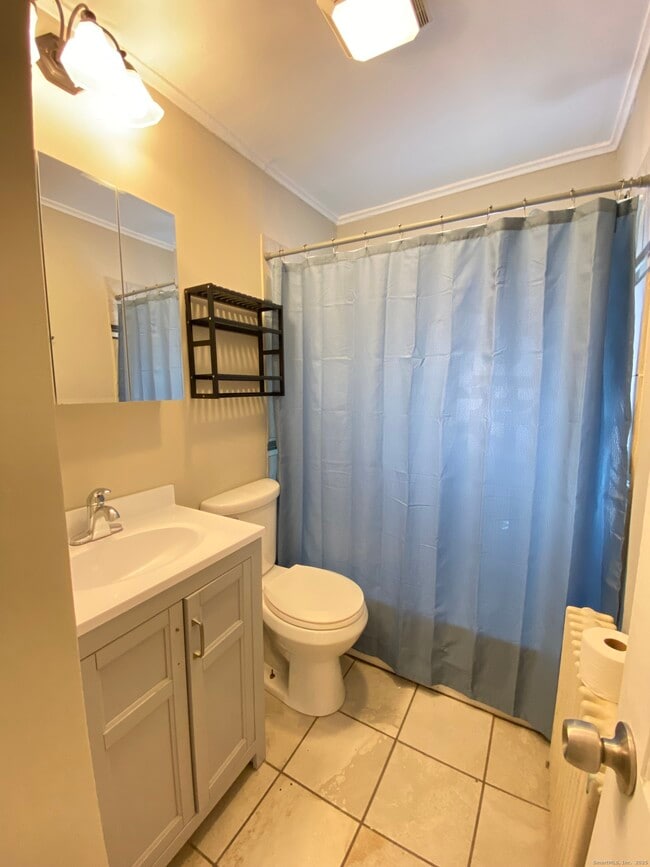 Building Photo - 143 Calhoun St