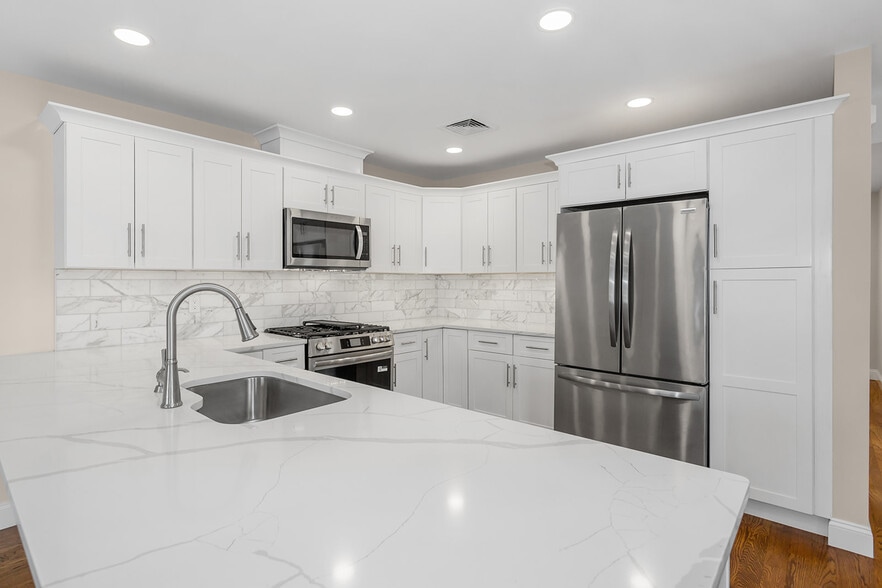 Building Photo - 20 Zazzetti St