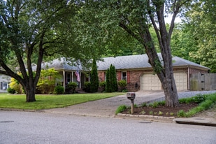 Building Photo - 12914 Fitzhugh Dr