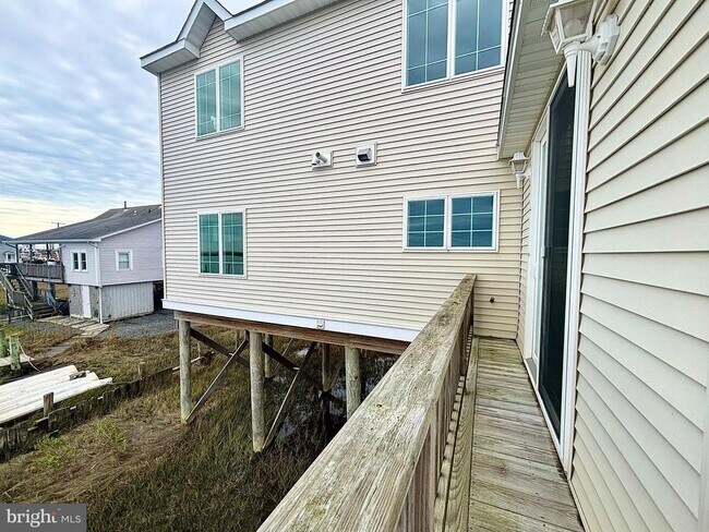 Building Photo - 448 Dock Rd