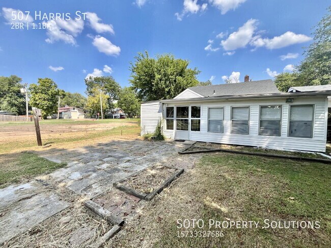 Building Photo - 507 Harris St