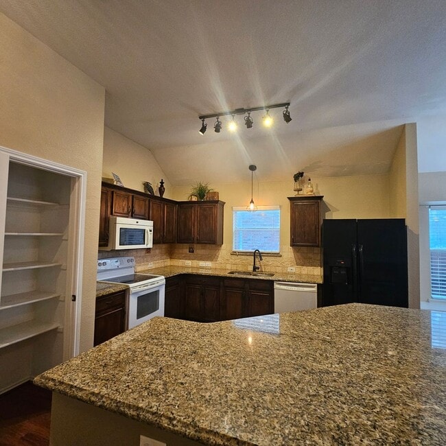 Building Photo - Pine Ridge Estates