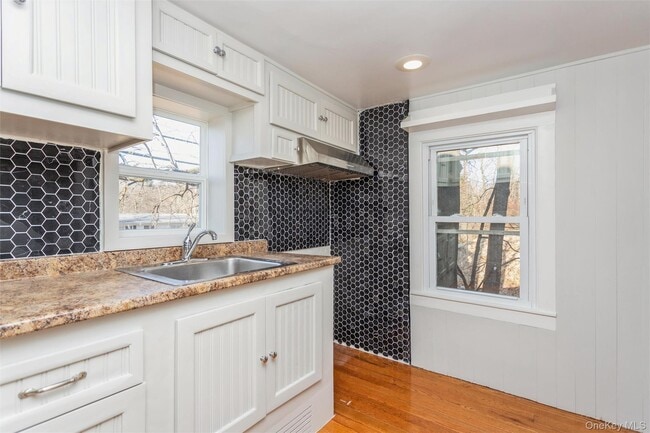 Building Photo - 45 N Ridge St