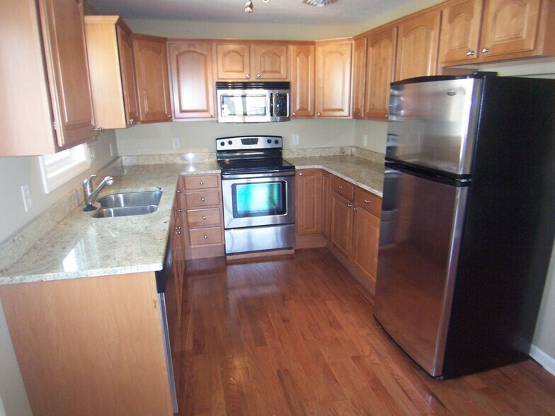 Building Photo - 302 Castle Shannon Blvd