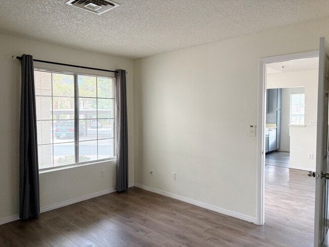 Building Photo - 4813 Nara Vista Way