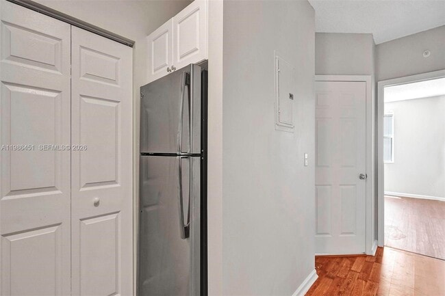 Building Photo - 17150 N Bay Rd