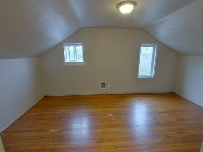 Building Photo - 203-207 NW 21st St.