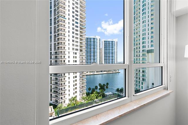 Building Photo - 801 Brickell Key Blvd