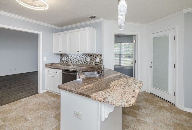 Building Photo - 203 Hayne Dr