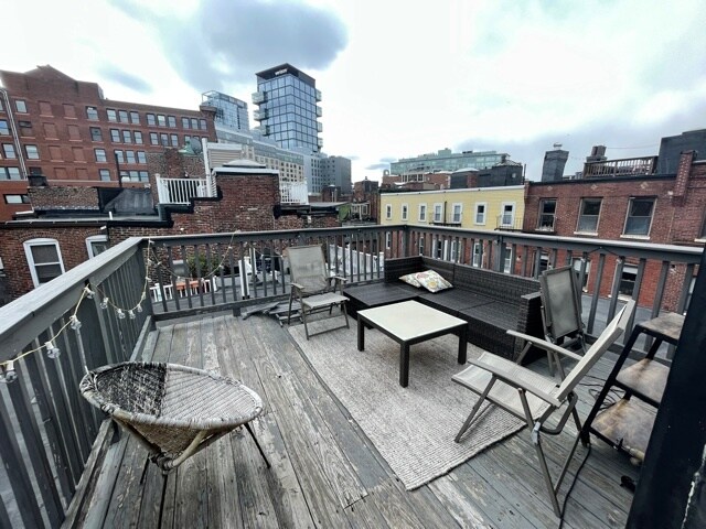 Building Photo - 18 Thacher St