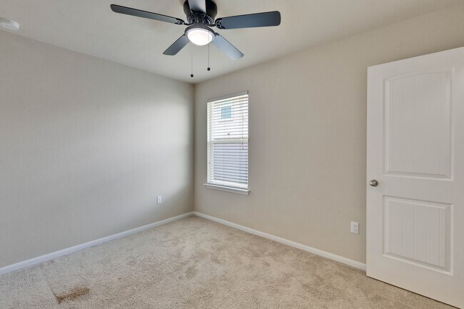 Building Photo - 116 Leona River Trl