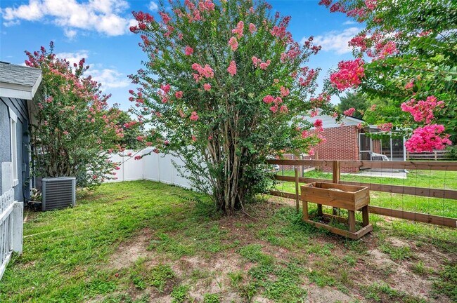 Building Photo - 16084 Stur St