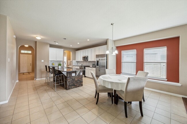 Building Photo - 919 E Tide Bay Cir