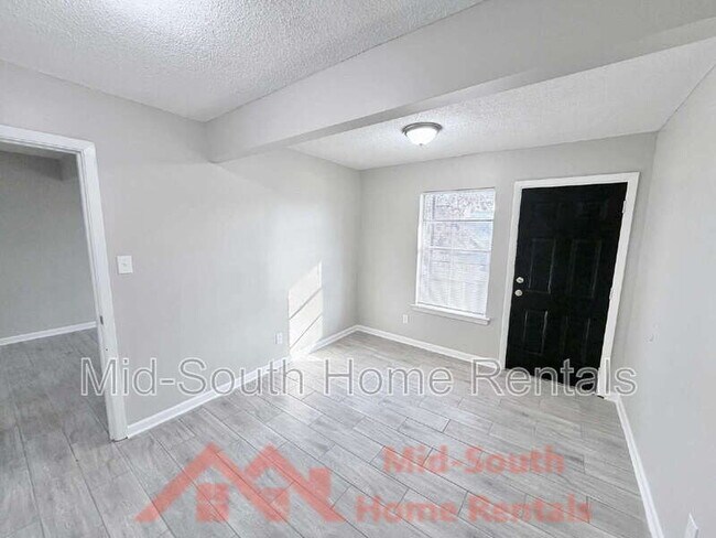 Building Photo - 139 N Claybrook St