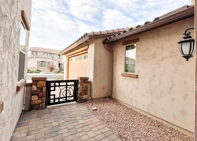 Building Photo - 118 E Canyon Way
