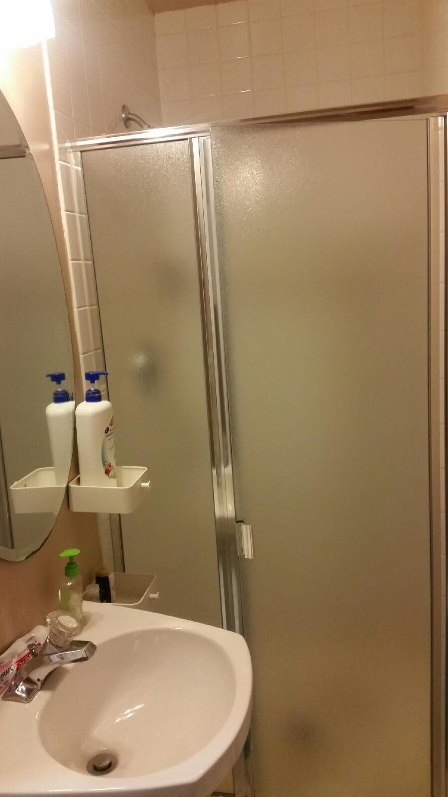 Bathroom 2 - 1453 N Larrabee St