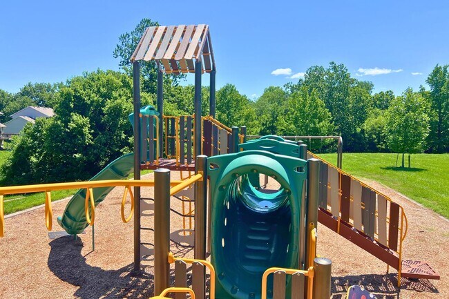 Building Photo - 2509 Hollyhock Dr
