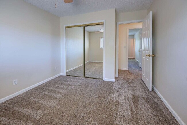 Building Photo - Charming Colorado Springs Rental in Top Ra...