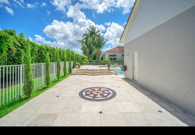 Building Photo - 10851 Japonica Ct