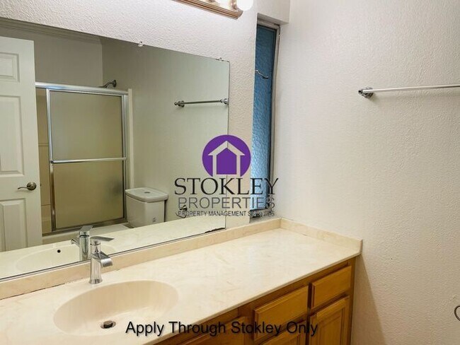 Building Photo - Stokley Properties Welcomes 1534 Parkwood ...