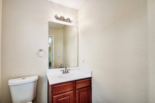 Building Photo - 410 Cardinal Way
