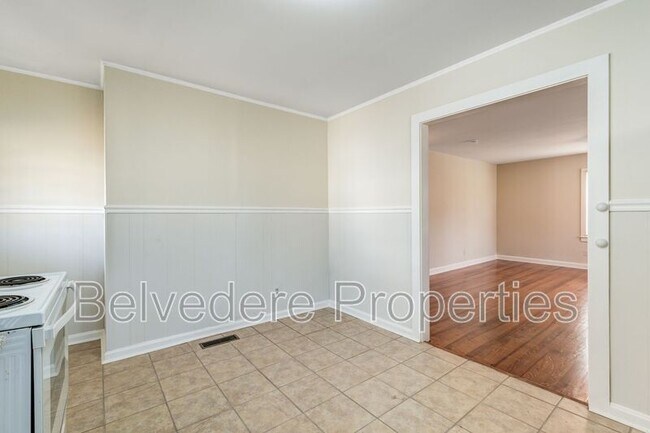 Building Photo - 709 Langford Ave