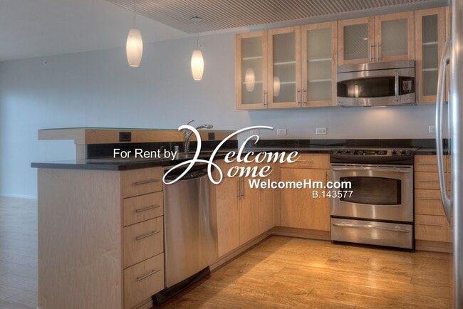 Building Photo - Downtown High-rise Montage AMAZING UPGRADES