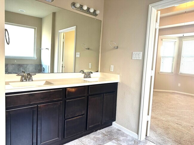 Building Photo - 22407 Ebbets Field Dr