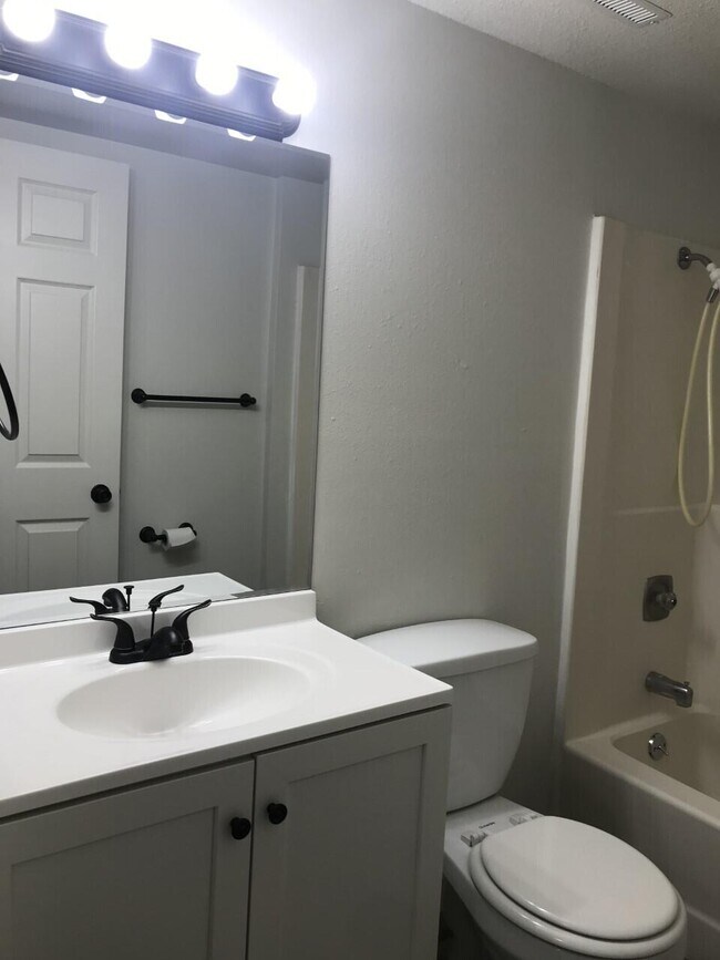 Building Photo - 7 Diego Ct