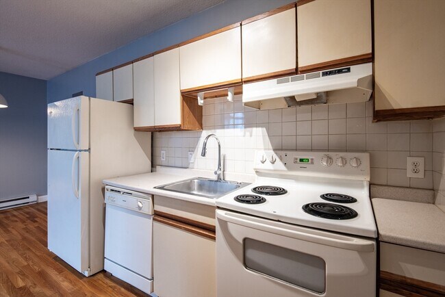 Building Photo - 6 Monmouth St