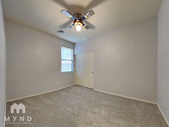 Building Photo - 513 S 120th Ave