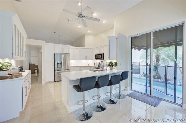 Building Photo - 8171 Hampton Wood Dr