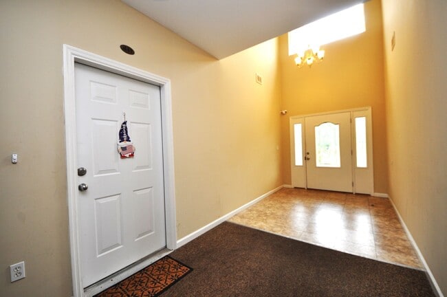 Building Photo - 445 Woolf Rd