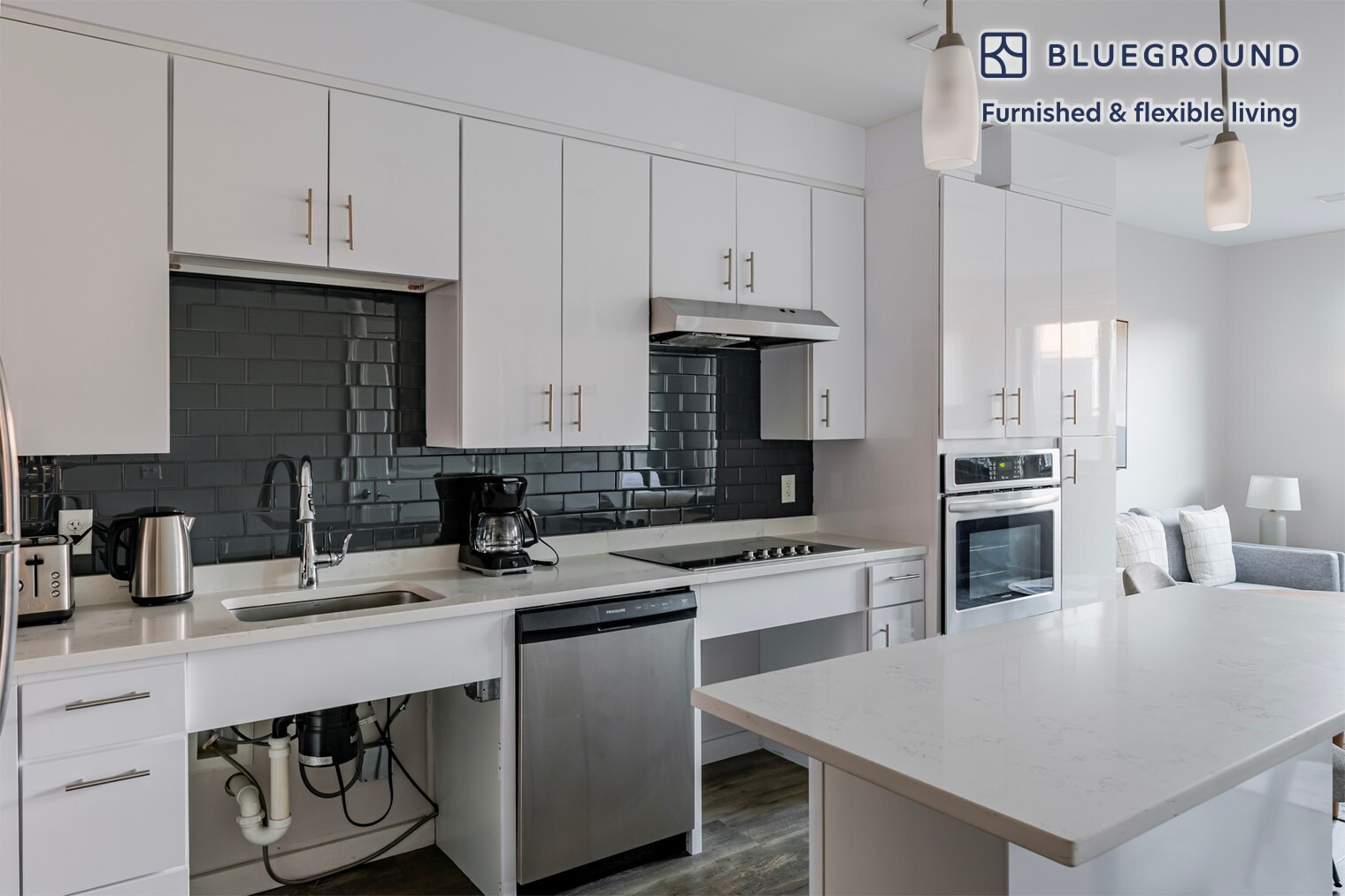 Building Photo - 10 Essex St