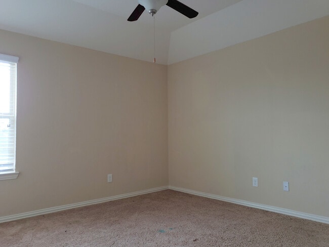 Building Photo - 8818 Cornina Dr