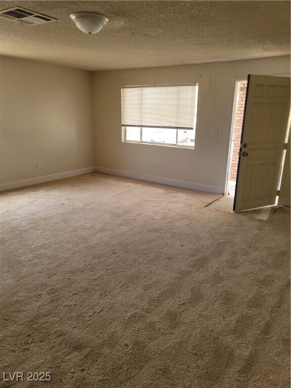 Building Photo - 664 Sky Rd