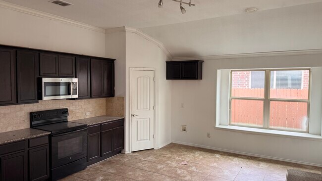 Building Photo - 2104 Long Forest Rd