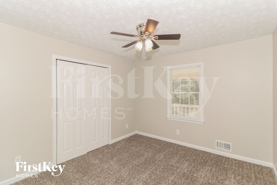 Building Photo - 2671 Pine Log Way