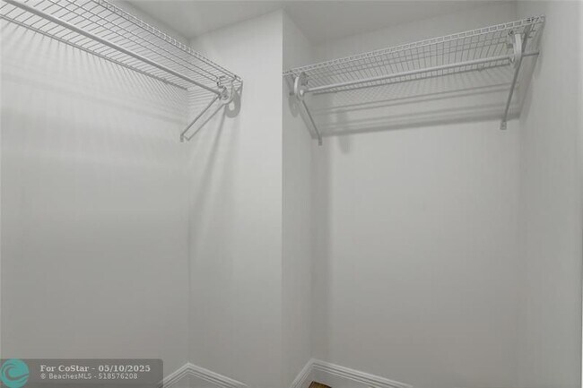 Building Photo - 1360 S Ocean Blvd