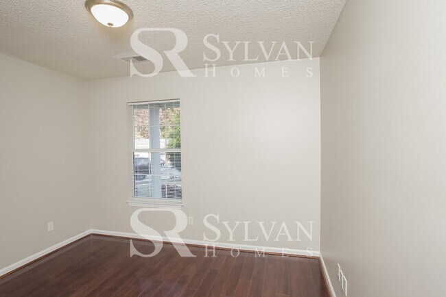 Building Photo - Welcome to Your 3BR 2BA Dream Home